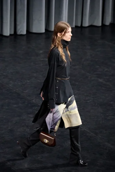 Look 15